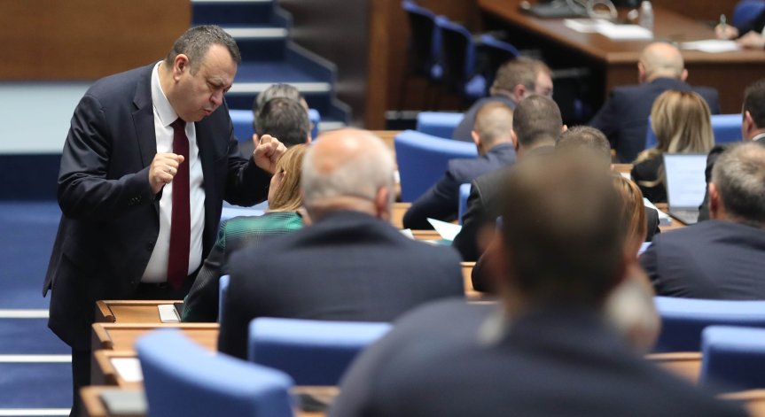 Депутатите приеха промените в данъчните закони: Няма да има 