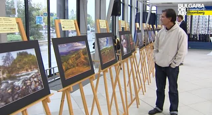 Красиви гледки от България посрещат туристи на летището в София