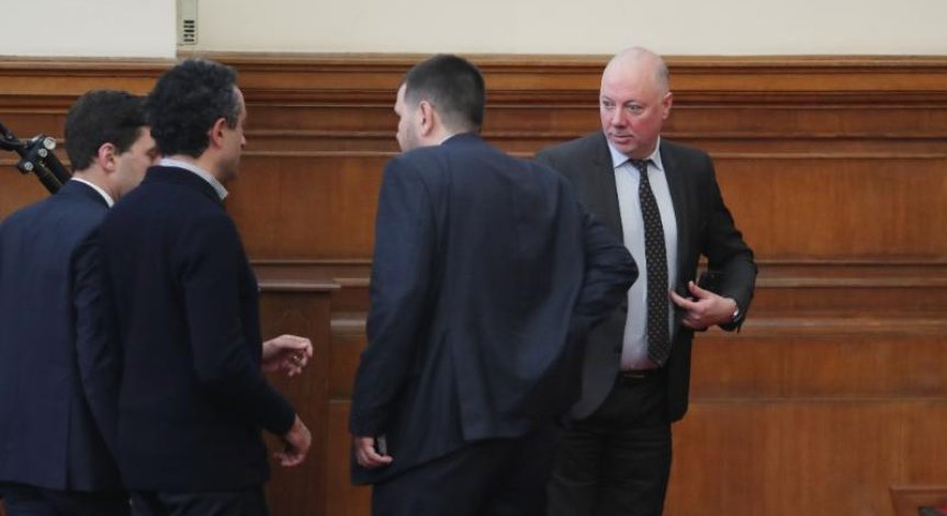 Без ръководствата им - парламентът сформира постоянните парламентарни комисии