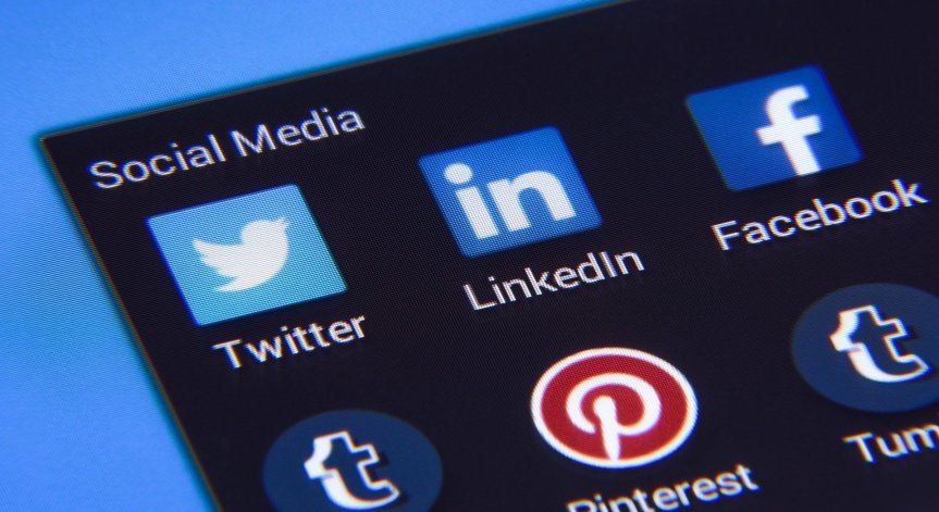 Прокурори атакуваха Зукърбърг заради дезинформация за ваксините