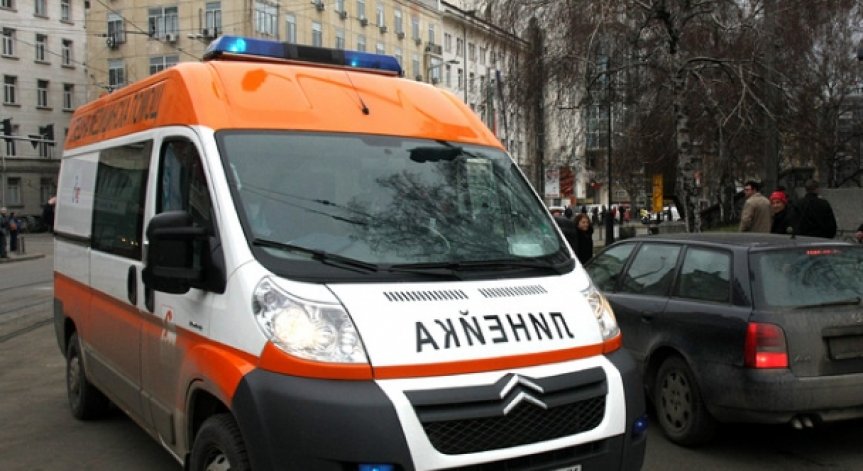 Медиците от Спешна помощ на протест