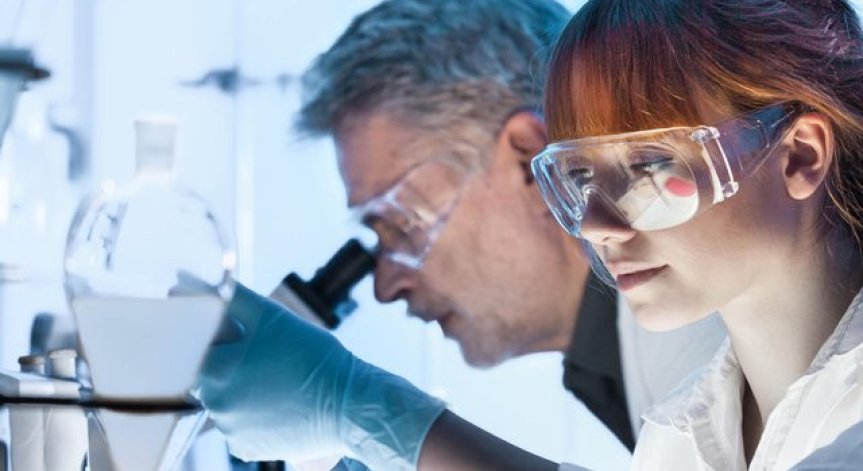 Българка се заразява доброволно с коронавирус във Великобритания 