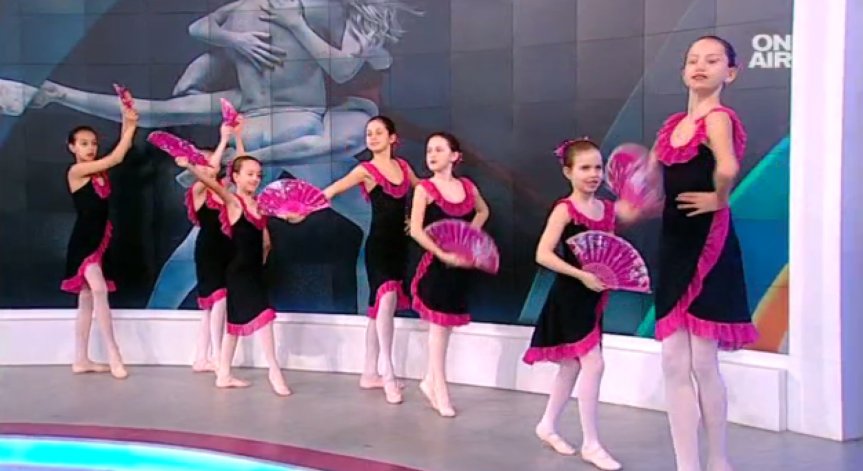 Български деца се учат на майсторство от американски балет