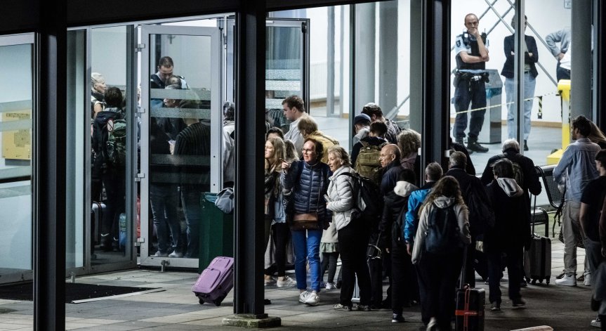 МВнР организира чартър от Тел Авив - 200 евро за чекиран багаж до 23 кг