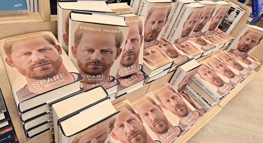 Колко пари спечели принц Хари от разкритията си за кралското семейство?