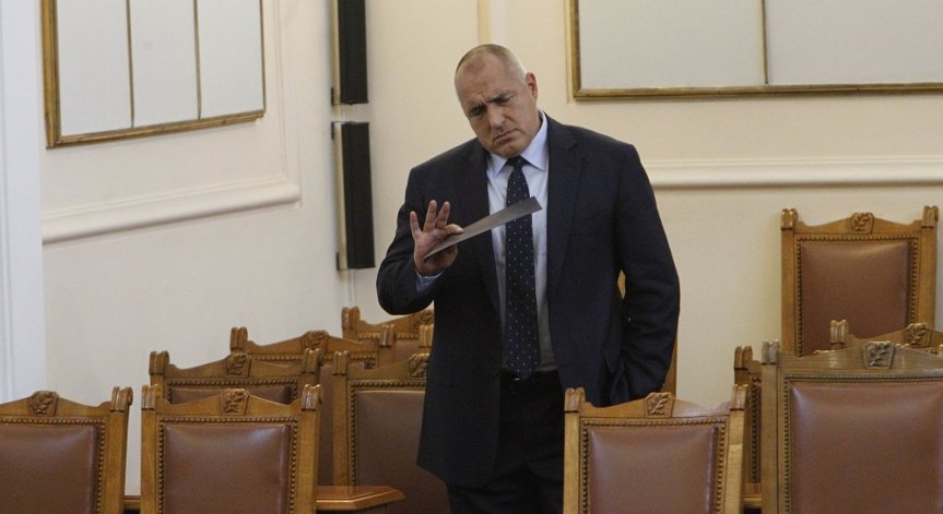 Дебатите в НС за оставката - похвали и критики за Борисов