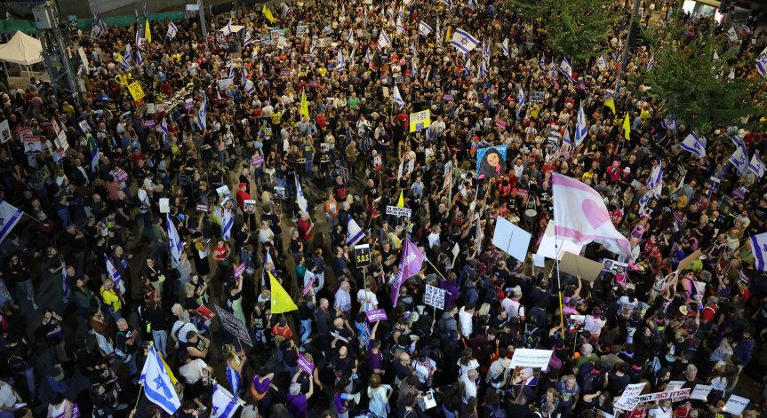 Иран не иска война, но ще отговори на ударите.