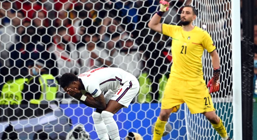 Расистки обиди заляха антигероите от финала на Евро 2020 Сака, Санчо и Рашфорд