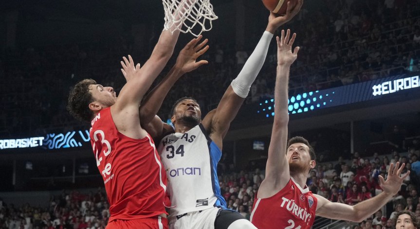 Двубоят беше сред най-очакваните в турнира.