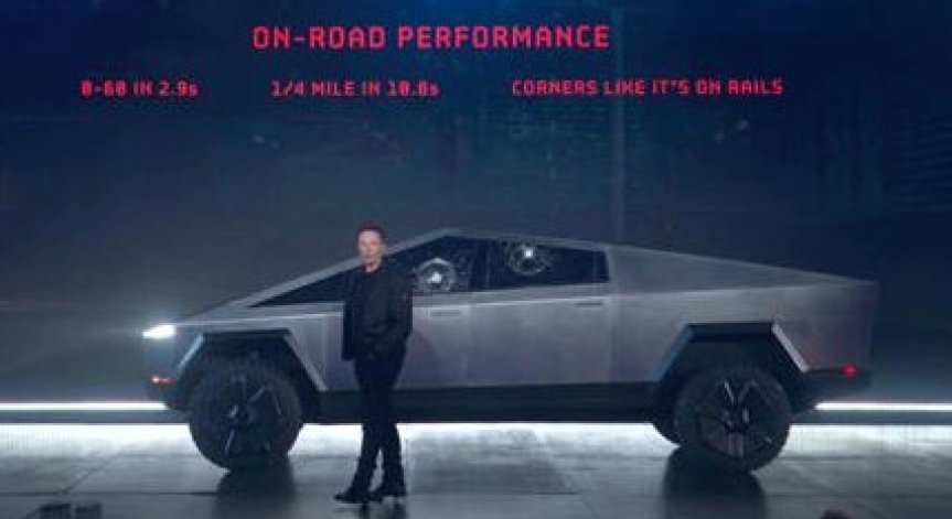 Tesla привлече погледите с екстравагантен и... грозен пикап