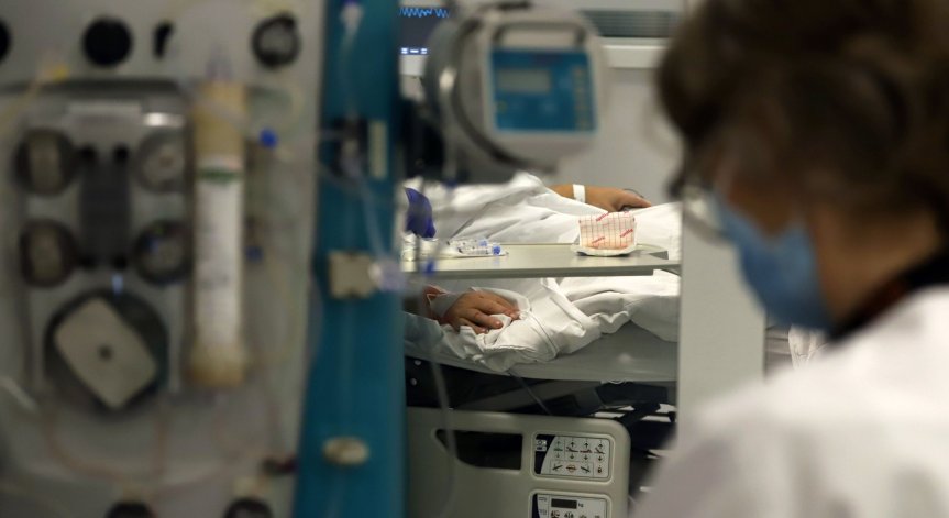 Проучване: Оцелелите от Ковид-19 са по-склонни да развият психични проблеми