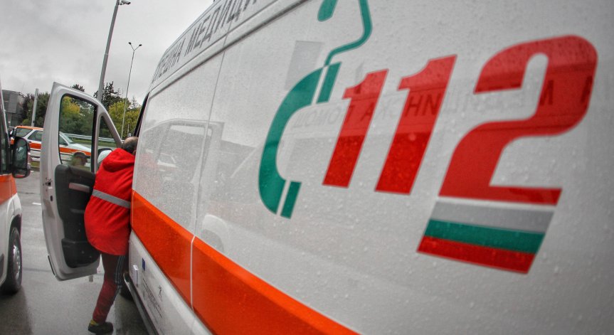 Трима души пострадаха при катастрофа на пътя Монтана-Лом