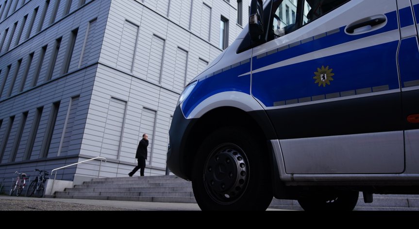 Заложническа драма в Санкт Петербург: Мъж заплашва да убие 6 деца