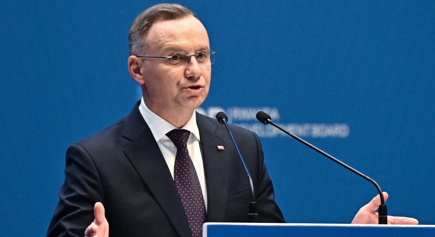 Полският президент иска страните от НАТО да заделят повече пари за отбрана