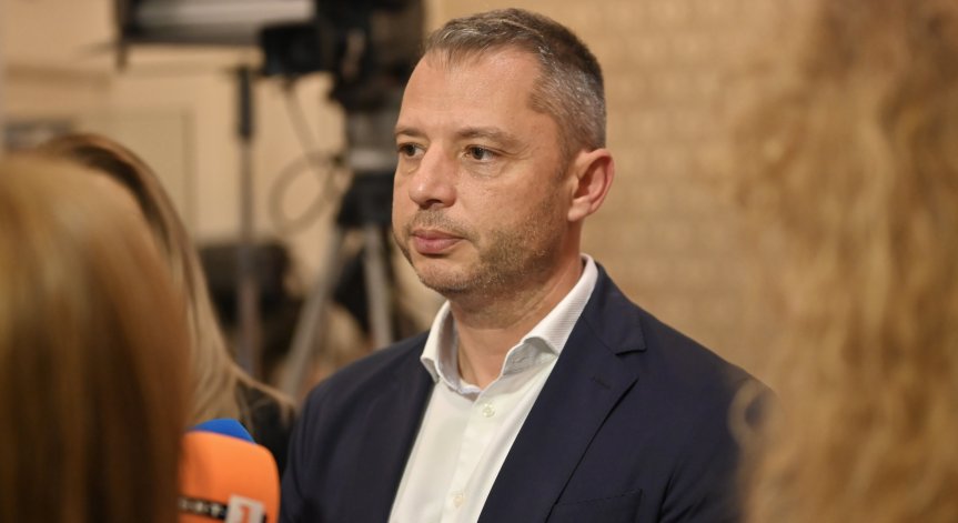 Делян Добрев: Бюджетът ще се забави до средата на ноември, защото сметките не излизат