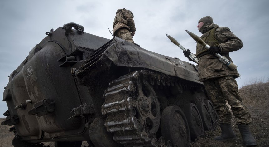 Русия нанесе удари по склад с военна техника в Украйна