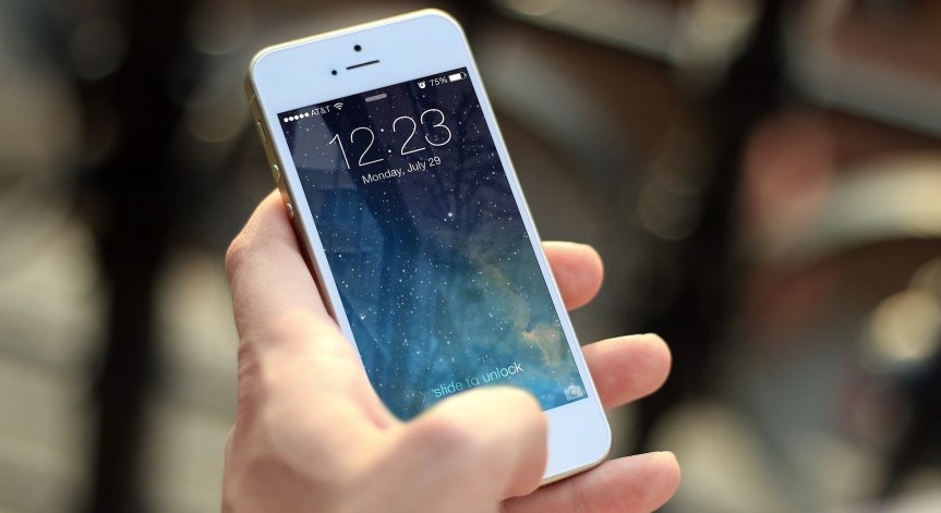 Кремъл забрани на служителите си да използват Iphone