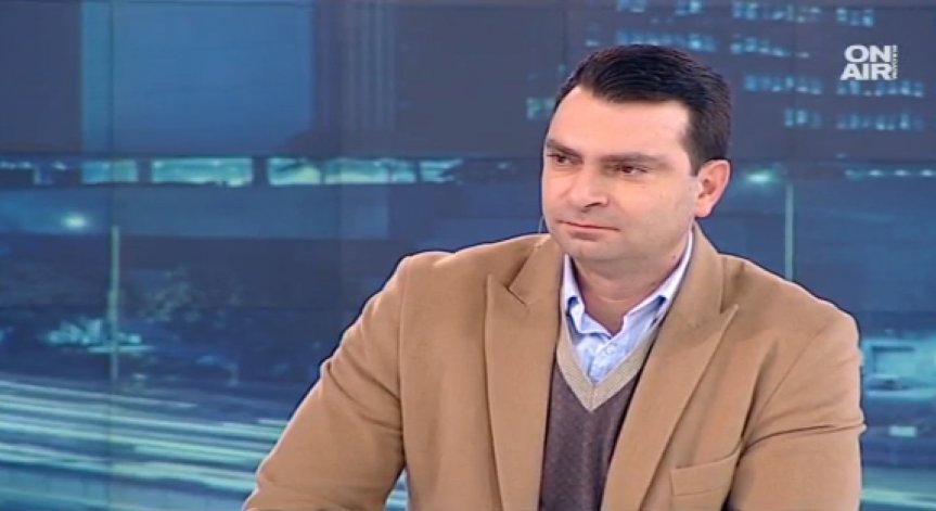 ГЕРБ или БСП? Служебният кабинет решава кой крив, кой прав