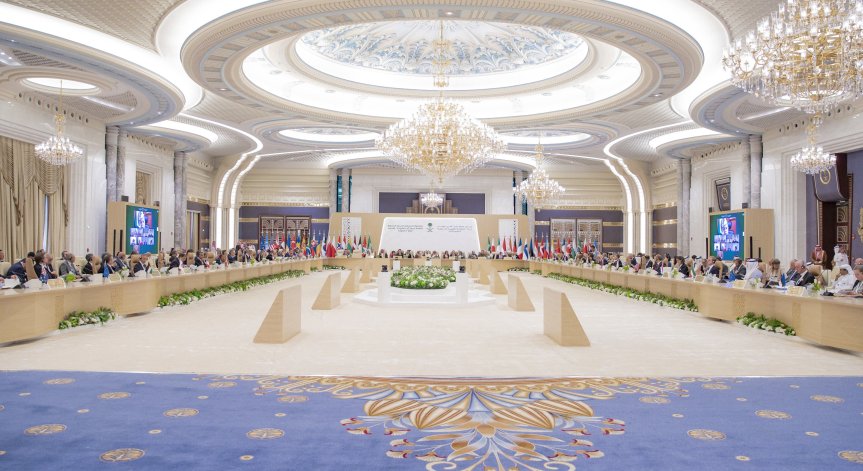 МВнР: Руските военни кораби в икономическата зона на Черно море вредят на България