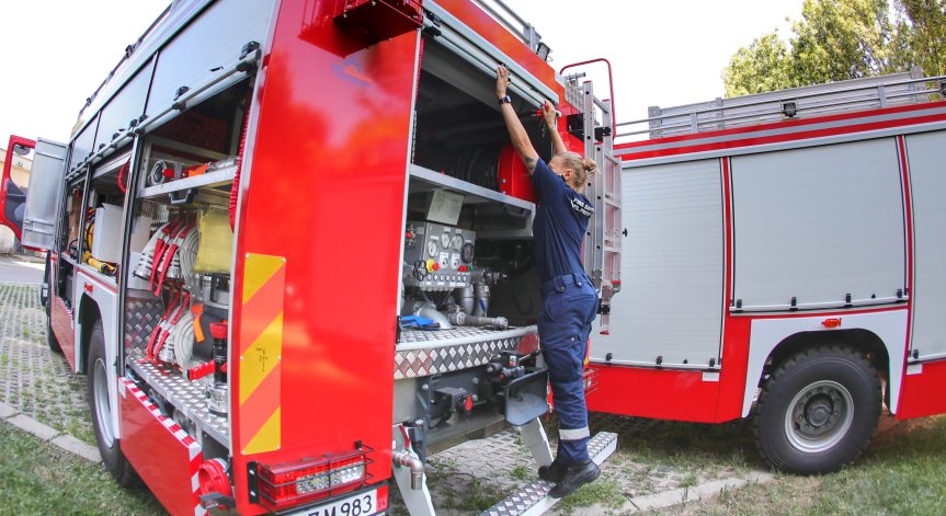 Сигналът за инцидента е получен в 03:59 часа тази нощ на тел. 112.