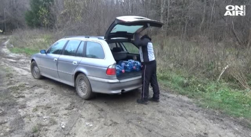 8 месеца без вода... Жители на Силистра се запасяват от горската чешма