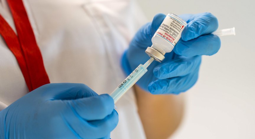 Испания позволи поставянето на трета доза ваксина за всички над 70 г.