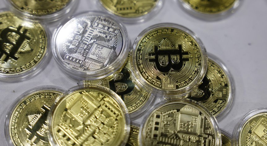 Криптовалутата за кратко надхвърли 124 500 долара, надминавайки предишния си рекорд.