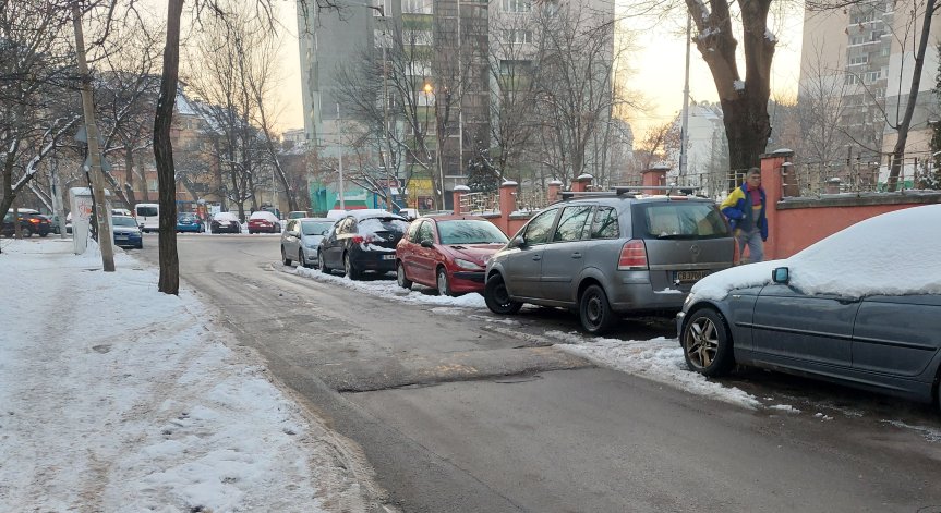 От HelpBook: Да не се паркира или улиците да са еднопосочни край училищата