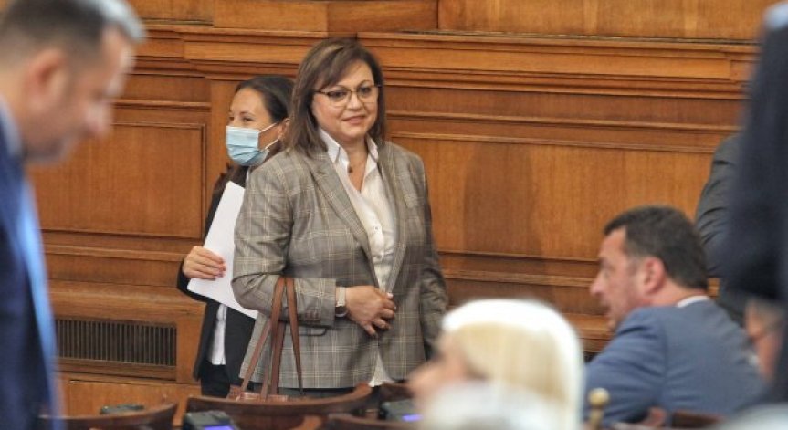 Нинова: Вместо да се пазарим за мандата, да направим мнозинство за бюджета