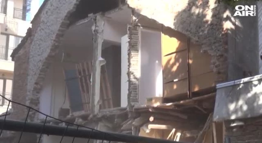 Спират строежа в Пловдив, заради който се срути стена на къща