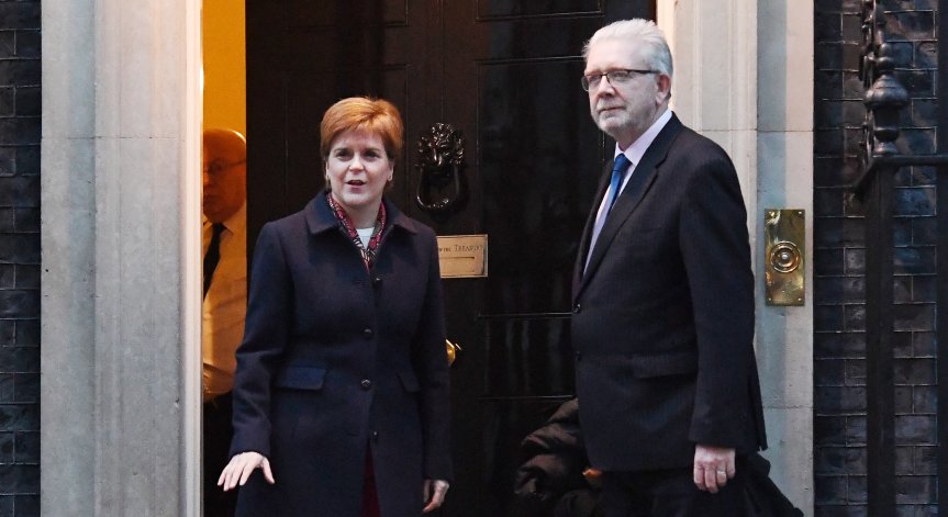 Шотландия се отказва временно от референдума за независимост