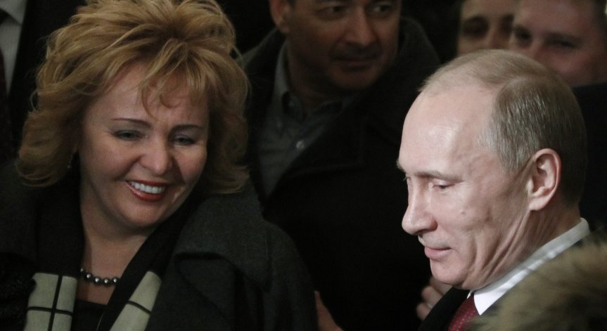 Страх от санкции на ЕС обзе бившата съпруга на Путин, продава имотите си в Испания