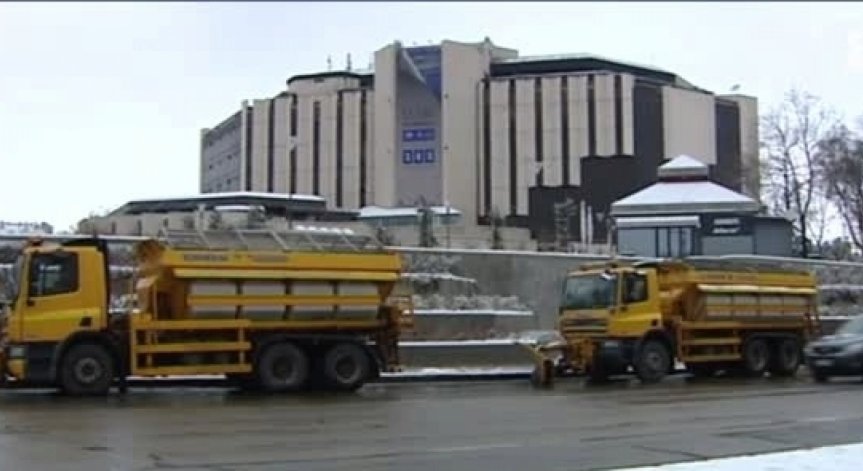 Пролетно почистване: Миенето на улици в София започна