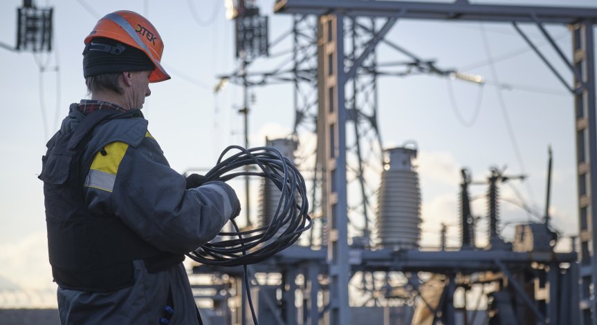 Стотици населени места в Украйна останаха без ток заради тежката зима