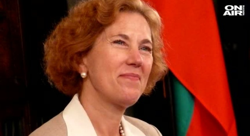 Елена Поптодорова подаде оставка от Американския еврейски комитет