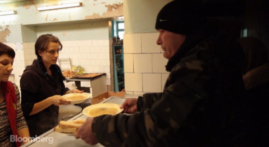 Животът в окупираната от сепаратистите източна Украйна