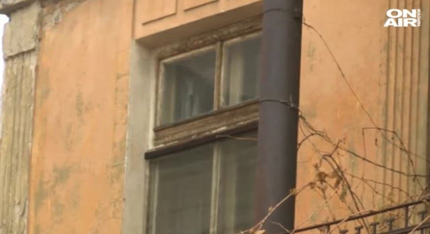 Пенсионер удуши 40-годишна жена със сезал