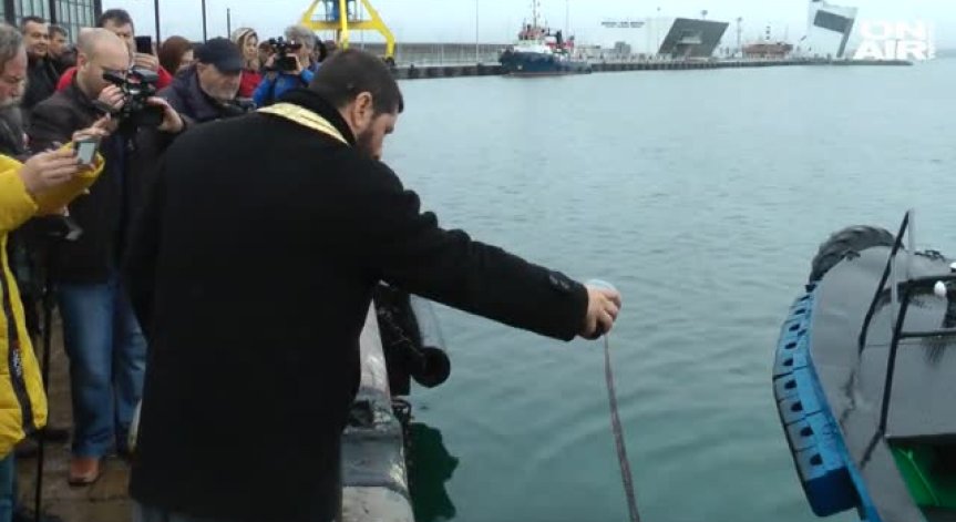На Никулден по стар стил-в Бургас почетоха паметта на рибари и моряци