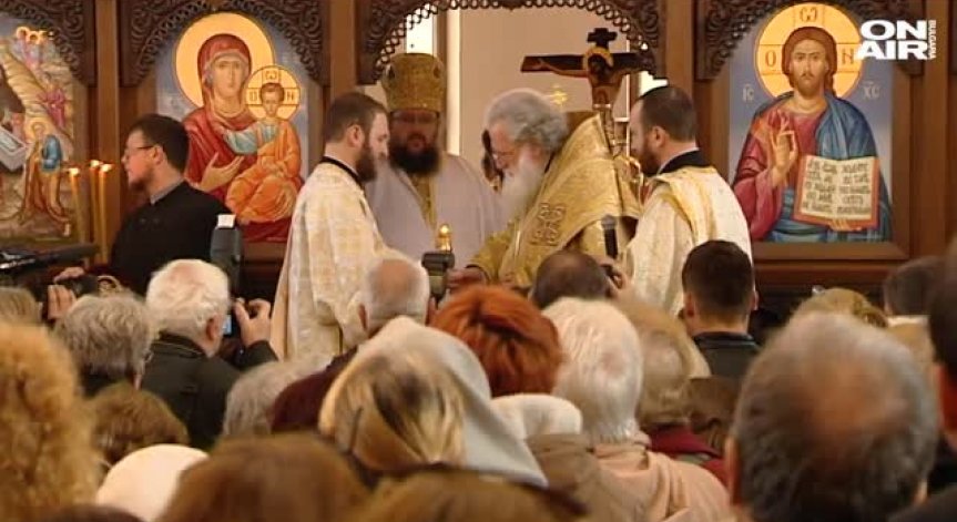 Патриарх Неофит освети нов храм в София