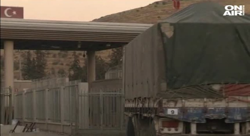 Бомбардираха хуманитарен конвой в Сирия, загиналите са 12