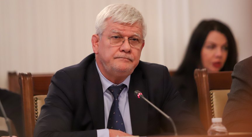 Министър Вътев: Ще търсим средства за подпомагане на земеделците, няма да е лесно
