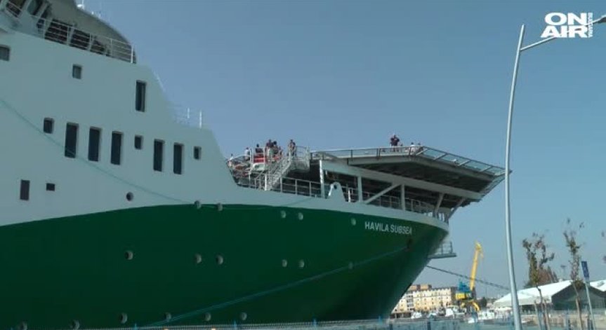 Изследователски кораб акостира в Бургас