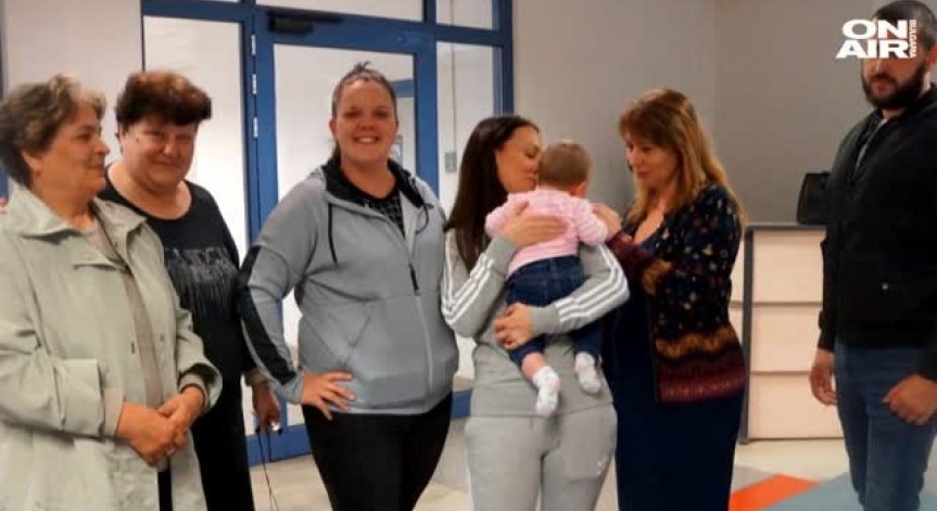 Изоставено във Великобритания бебе беше върнато в България