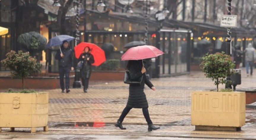 Дъждът няма спирка, на места има условия и за градушки
