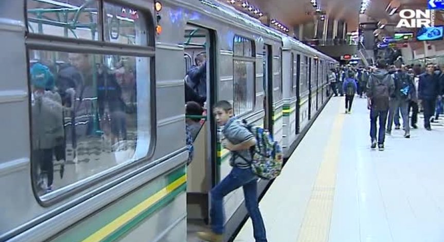 Полицията блокира столичното метро заради изоставена чанта