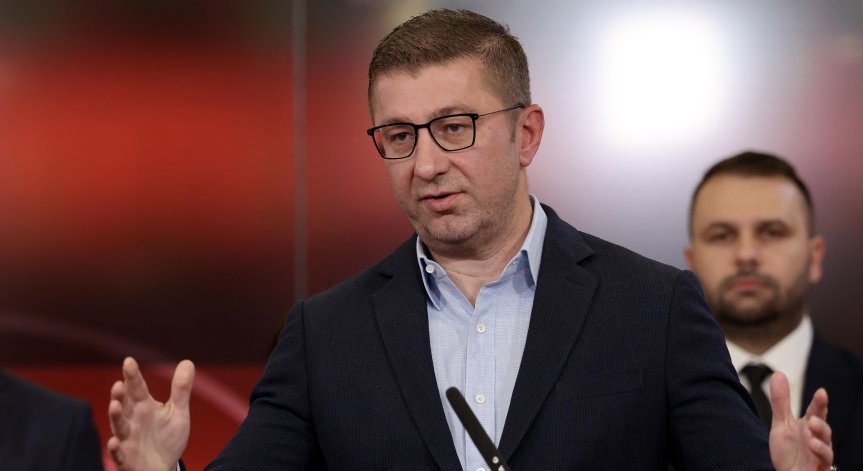 Християн Мицкоски: Няма да впишем българите безусловно в Конституцията