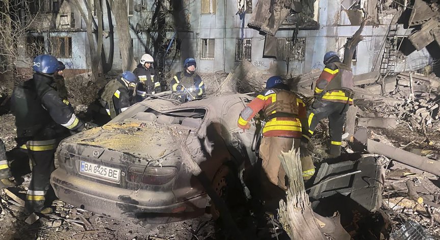 Киев: Русия продължава да ни атакува по суша, но е важно предимството във въздуха