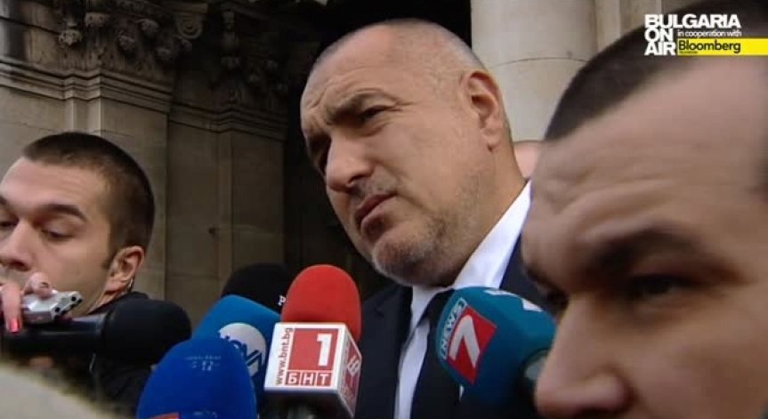 Премиерът съобщи за притеснителни данни в докладите за подслушване на протестиращи
