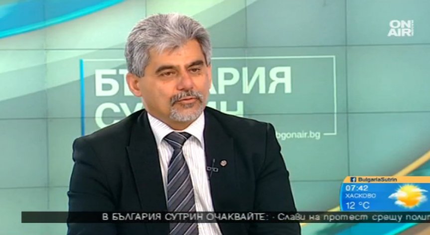 Каракачанов се захваща с военна реформа и връщане на казармата