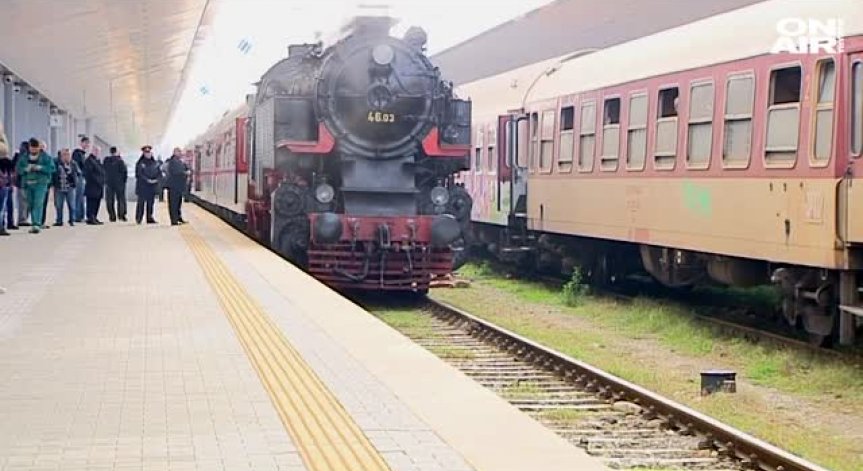От София до Банкя с парен локомотив